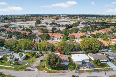 Villa ou maison à vendre à Sunrise, Floride: 3 chambres, 167.32 m2 № 2005208 - photo 29