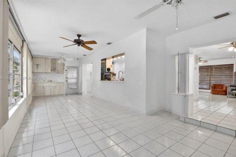 Villa ou maison à vendre à Sunrise, Floride: 3 chambres, 167.32 m2 № 2005208 - photo 9