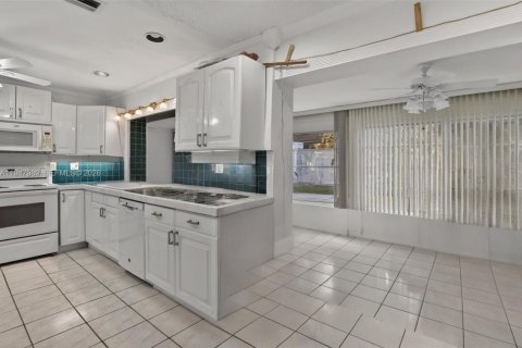 Villa ou maison à vendre à Sunrise, Floride: 3 chambres, 167.32 m2 № 2005208 - photo 16