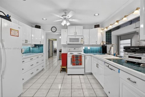 Villa ou maison à vendre à Sunrise, Floride: 3 chambres, 167.32 m2 № 2005208 - photo 18