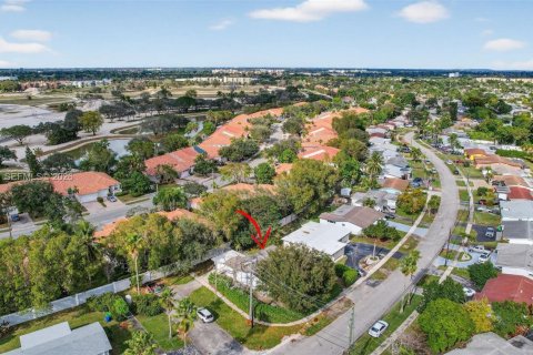 Villa ou maison à vendre à Sunrise, Floride: 3 chambres, 167.32 m2 № 2005208 - photo 30