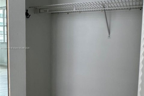 Condominio en venta en Miami, Florida, 2 dormitorios, 91.97 m2 № 1892660 - foto 13