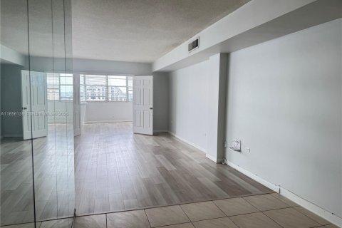 Condominio en venta en Miami, Florida, 2 dormitorios, 91.97 m2 № 1892660 - foto 6