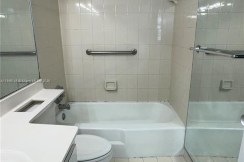 Condominio en venta en Miami, Florida, 2 dormitorios, 91.97 m2 № 1892660 - foto 12