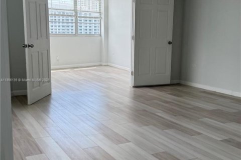 Condominio en venta en Miami, Florida, 2 dormitorios, 91.97 m2 № 1892660 - foto 14