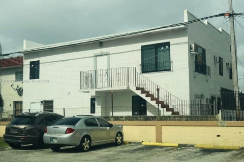 Propiedad comercial en venta en Miami, Florida № 1830294 - foto 9