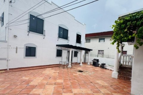 Propiedad comercial en venta en Miami, Florida № 1830294 - foto 16