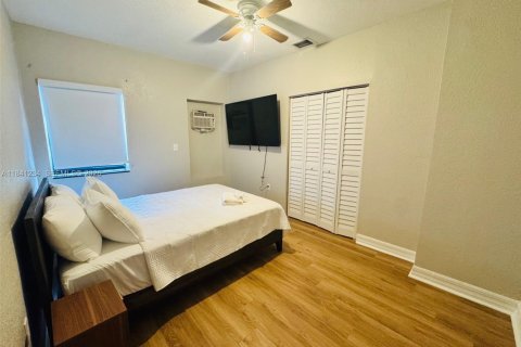 Commercial property in Miami, Florida № 1830294 - photo 28