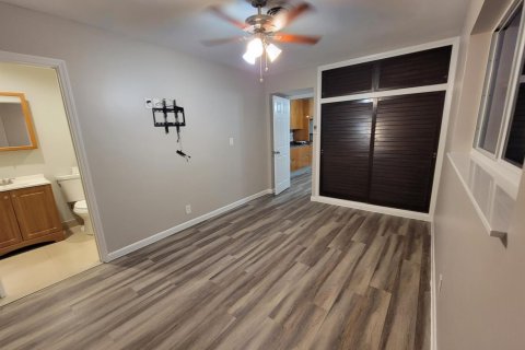 Apartment in Sunrise, Florida 1 bedroom, 112.41 sq.m. № 2250161 - photo 10