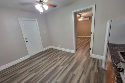 Apartment in Sunrise, Florida 1 bedroom, 112.41 sq.m. № 2250161 - photo 7