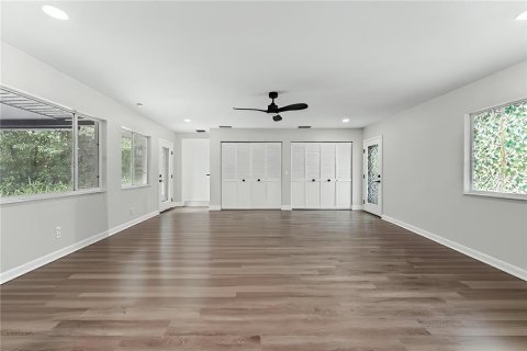 House in DeLand, Florida 4 bedrooms, 231.98 sq.m. № 2099279 - photo 19