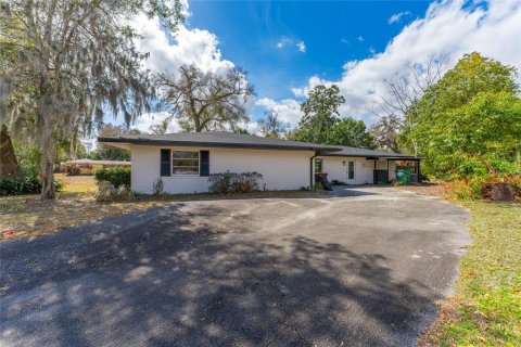 House in DeLand, Florida 4 bedrooms, 231.98 sq.m. № 2099279 - photo 3