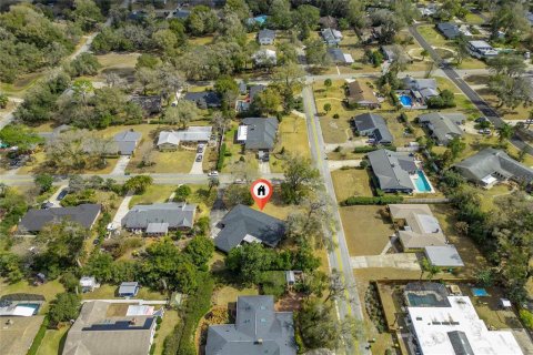 House in DeLand, Florida 4 bedrooms, 231.98 sq.m. № 2099279 - photo 13