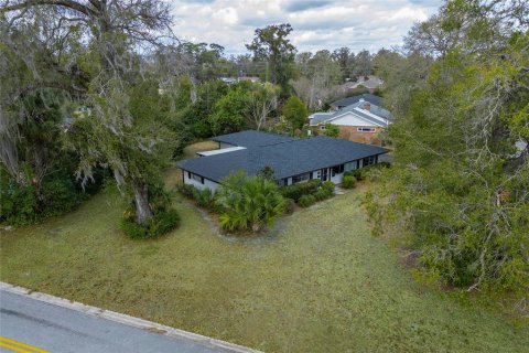 House in DeLand, Florida 4 bedrooms, 231.98 sq.m. № 2099279 - photo 9