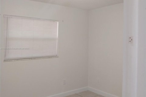Condo in Dania Beach, Florida, 2 bedrooms  № 2082629 - photo 9