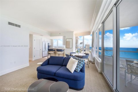 Купить кондоминиум в Майами-Бич, Флорида 1 спальня, 91.04м2, № 1983338 - фото 3