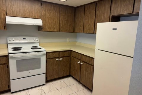 Condo in New Port Richey, Florida, 2 bedrooms  № 1800495 - photo 10
