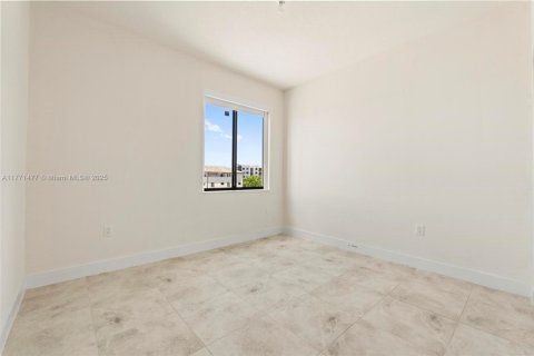 Condominio en venta en Doral, Florida, 3 dormitorios, 104.89 m2 № 1691783 - foto 11