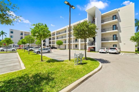 Condominio en venta en Doral, Florida, 3 dormitorios, 104.89 m2 № 1691783 - foto 16