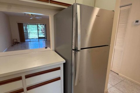 Снять в аренду квартиру в Корал-Спрингс, Флорида 5 комнат, 112.6м2, № 2325524 - фото 10