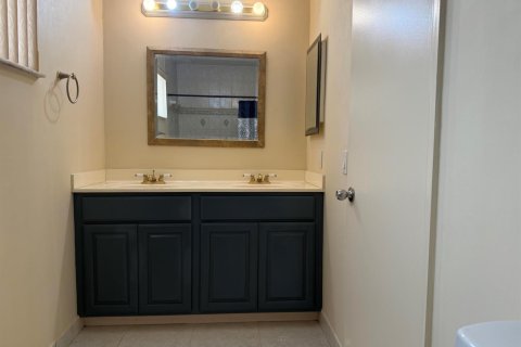 Снять в аренду квартиру в Корал-Спрингс, Флорида 5 комнат, 112.6м2, № 2325524 - фото 15