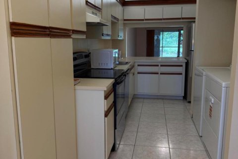 Снять в аренду квартиру в Корал-Спрингс, Флорида 5 комнат, 112.6м2, № 2325524 - фото 6