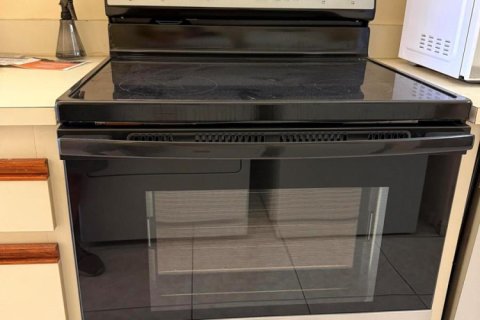 Снять в аренду квартиру в Корал-Спрингс, Флорида 5 комнат, 112.6м2, № 2325524 - фото 8