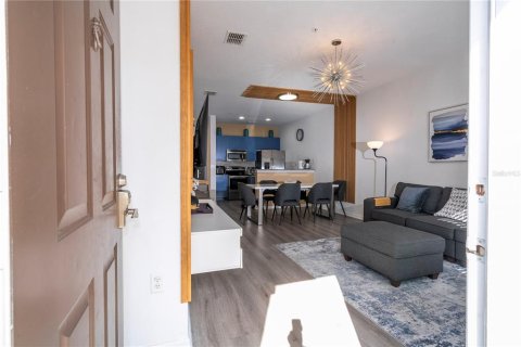 Townhouse in Kissimmee, Florida 3 bedrooms, 120.77 sq.m. № 2403355 - photo 3