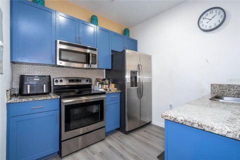 Townhouse in Kissimmee, Florida 3 bedrooms, 120.77 sq.m. № 2403355 - photo 11