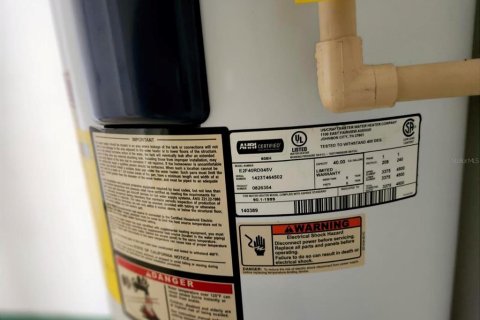 Купить коммерческую недвижимость в Боулинг-Грин, Флорида 315.87м2, № 1858310 - фото 20