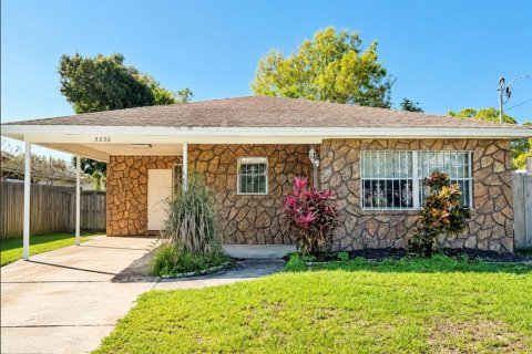 Villa ou maison à Tampa, Floride 3 chambres, 107.3 m2 № 2105366