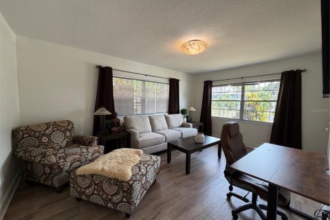 Villa ou maison à louer à Tampa, Floride: 3 chambres, 107.3 m2 № 2105366 - photo 5