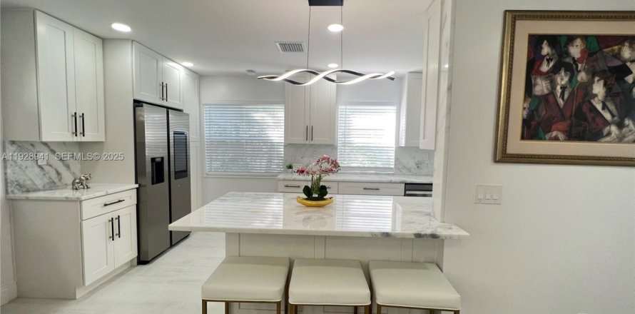 Кондоминиум с 2 спальнями в Делрей-Бич, Флорида № 1991978