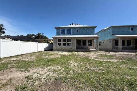 House in Saint Petersburg, Florida 4 bedrooms, 248.14 sq.m. № 1829659 - photo 12