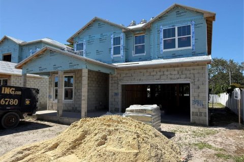 House in Saint Petersburg, Florida 4 bedrooms, 248.14 sq.m. № 1829659 - photo 1