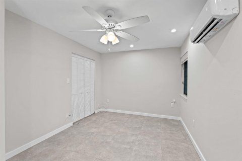 Villa ou maison à vendre à Lantana, Floride: 2 chambres, 102.94 m2 № 2421351 - photo 14