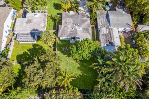 Villa ou maison à vendre à Lantana, Floride: 2 chambres, 102.94 m2 № 2421351 - photo 30