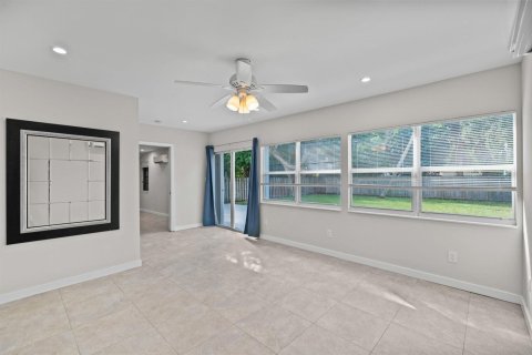 Villa ou maison à vendre à Lantana, Floride: 2 chambres, 102.94 m2 № 2421351 - photo 6