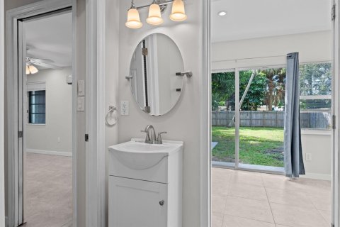 Villa ou maison à vendre à Lantana, Floride: 2 chambres, 102.94 m2 № 2421351 - photo 22