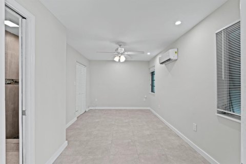 Villa ou maison à vendre à Lantana, Floride: 2 chambres, 102.94 m2 № 2421351 - photo 20