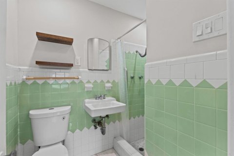 Villa ou maison à vendre à Lantana, Floride: 2 chambres, 102.94 m2 № 2421351 - photo 18