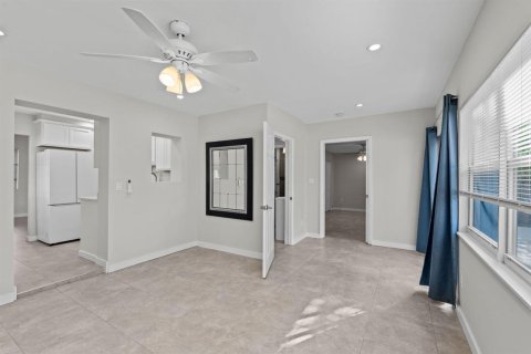 Villa ou maison à vendre à Lantana, Floride: 2 chambres, 102.94 m2 № 2421351 - photo 7