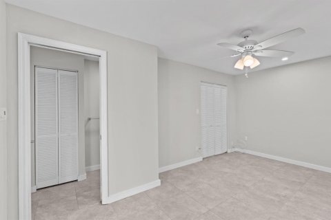 Villa ou maison à vendre à Lantana, Floride: 2 chambres, 102.94 m2 № 2421351 - photo 19