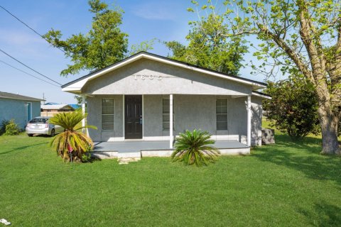 House in Panama City, Florida 3 bedrooms, 101.45 sq.m. № 589834 - photo 1