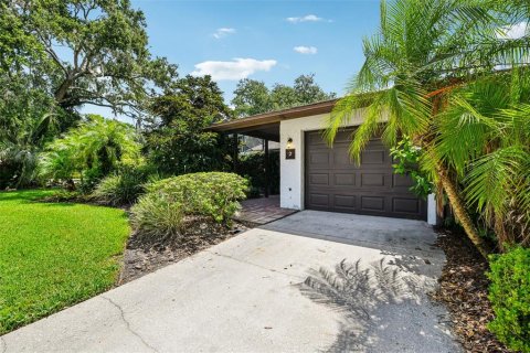 House in Haines City, Florida 2 bedrooms, 125.23 sq.m. № 1837468 - photo 1