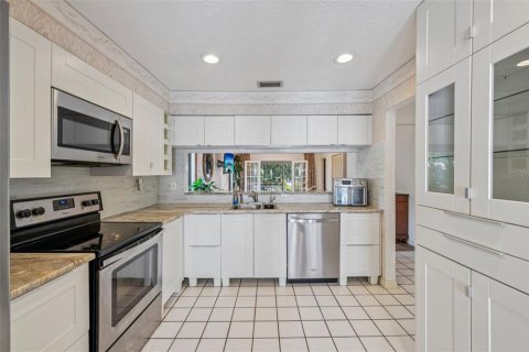 House in Haines City, Florida 2 bedrooms, 125.23 sq.m. № 1837468 - photo 7