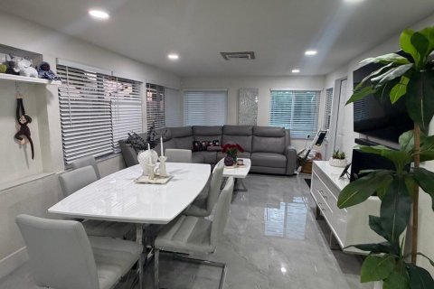 Casa en venta en West Palm Beach, Florida, 4 dormitorios, 131.83 m2 № 2338174 - foto 4