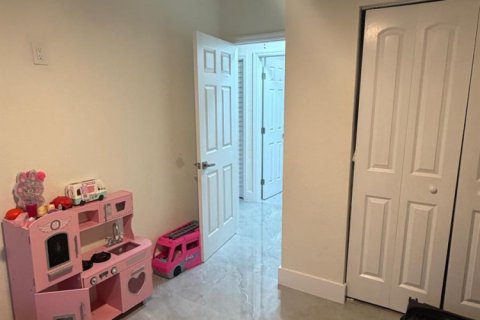 Casa en venta en West Palm Beach, Florida, 4 dormitorios, 131.83 m2 № 2338174 - foto 12