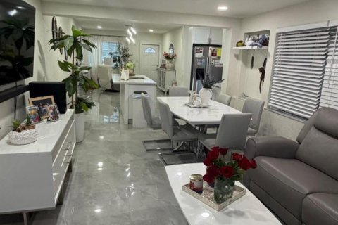 Casa en venta en West Palm Beach, Florida, 4 dormitorios, 131.83 m2 № 2338174 - foto 3