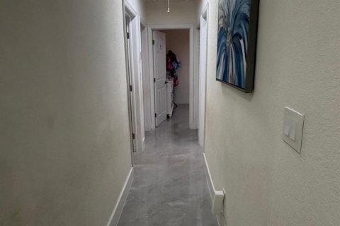 Casa en venta en West Palm Beach, Florida, 4 dormitorios, 131.83 m2 № 2338174 - foto 8